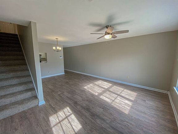 3rd image of 2416 Manzanita Ct