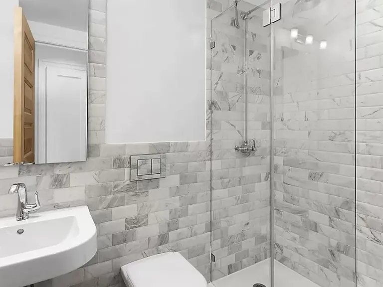 154 W 70th St #3R — Photo 7