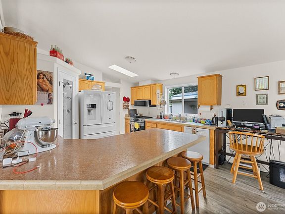 4th image of 20517 10th Avenue E #42