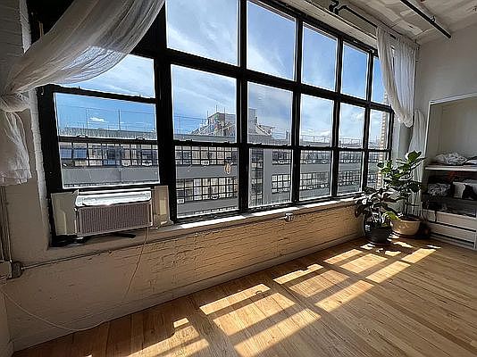 4th image of 205 McKibbin St #510