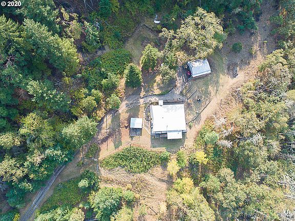 2nd image of 331 Hemlock Ln