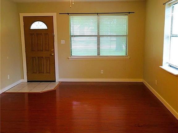 3rd image of 1801 Pecan St