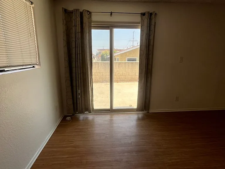 1016 Benito Ave — Photo 6