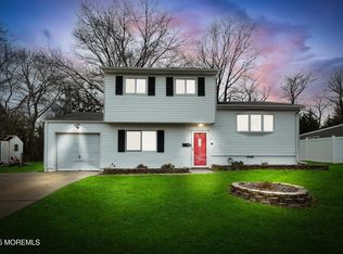 14 Walter Dr, Hazlet, NJ 07730
