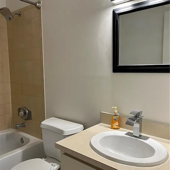 1005 SW 48th Ter #7 — Photo 13