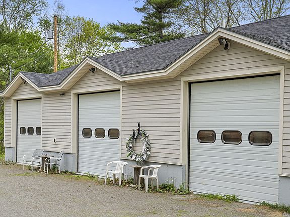4th image of 1773 Hudson Road