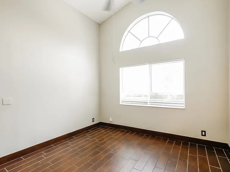 6642 NW 42nd Ave — Photo 10