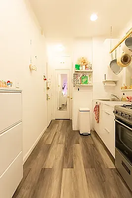 Rented by Batra Group Inc | media 4