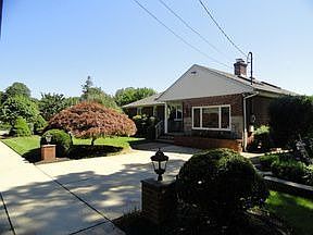 1st image of 31 Hemlock Dr