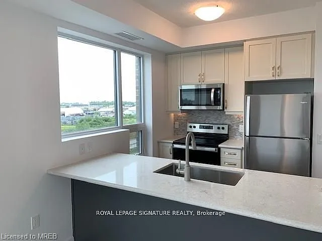 5055 Greenlane #406 — Photo 3