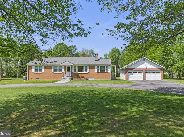 2601 Sun Valley Dr, Waldorf, MD 20603