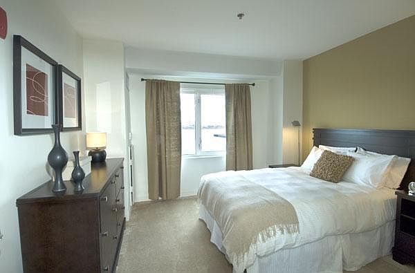 2nd image of 3 Park Ln #516