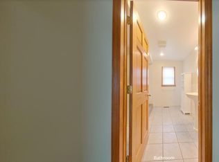 21174 Poinciana St, Southfield, MI 48033