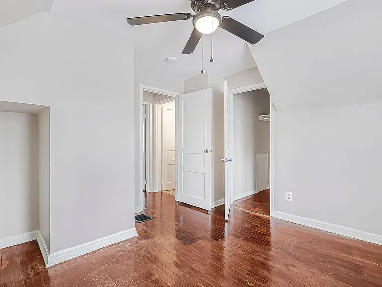 1590 Vendome Dr S — Photo 28