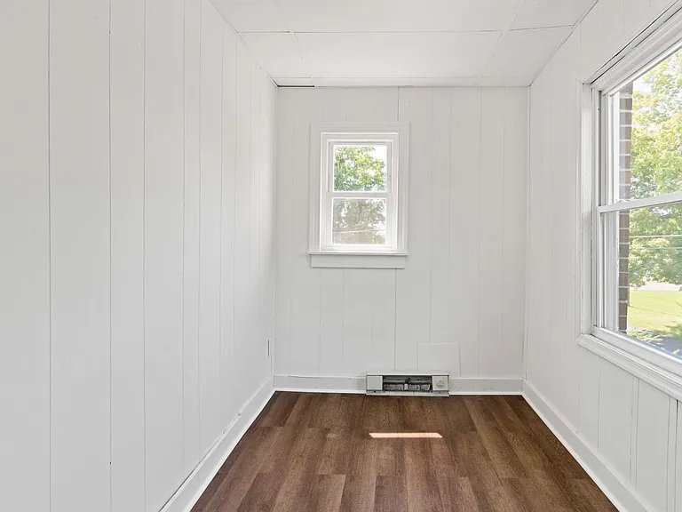 516 N Center St — Photo 14