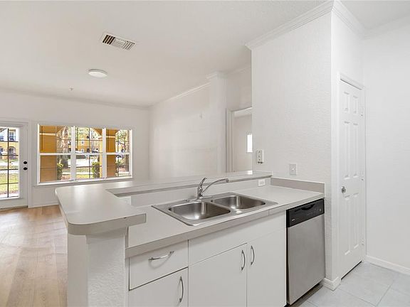 5th image of 3599 CONROY ROAD #915