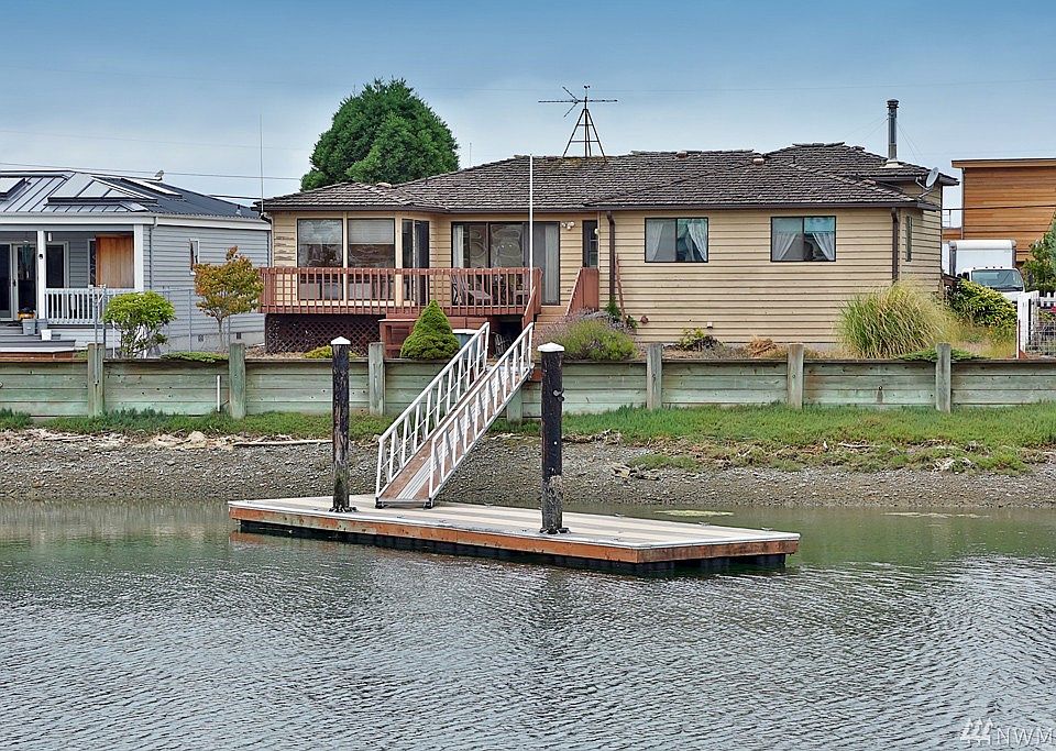 1st image of 3763 Oceanside Dr