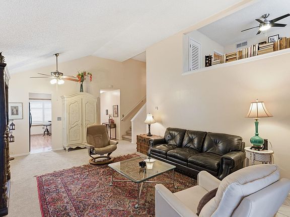 4th image of 10031 W Merton St