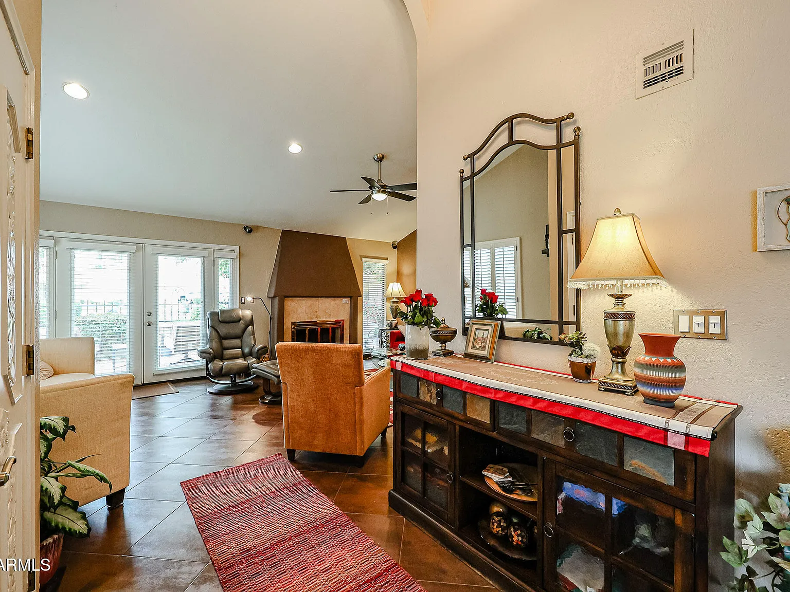 3 bed, 2.0 bath, 1618 sqft, $2,700 — Photo 4