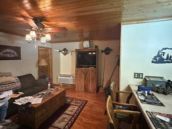 4th image of 649 Billy Smith Rd