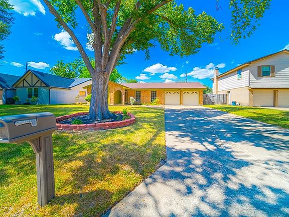 3rd image of 19426 Leafwood Ln