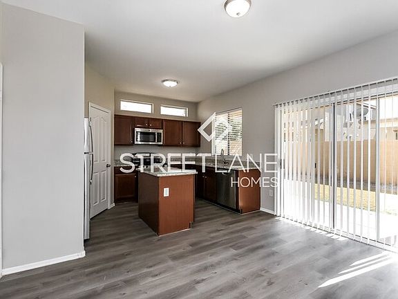 4th image of 4133 E Windsor Dr
