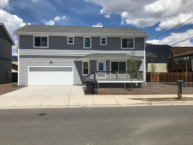 2412 E 4th Ave — Photo 1