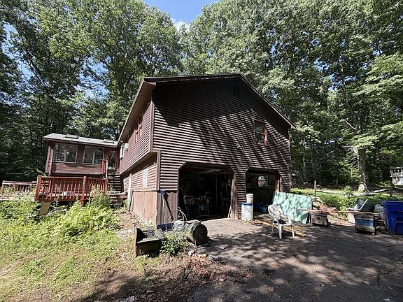 3rd image of 33 Juckett Hill Dr