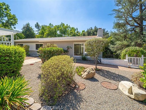 3rd image of 516 Marilyn Ln