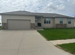 1149 Fox Haven Dr, David City, NE 68632