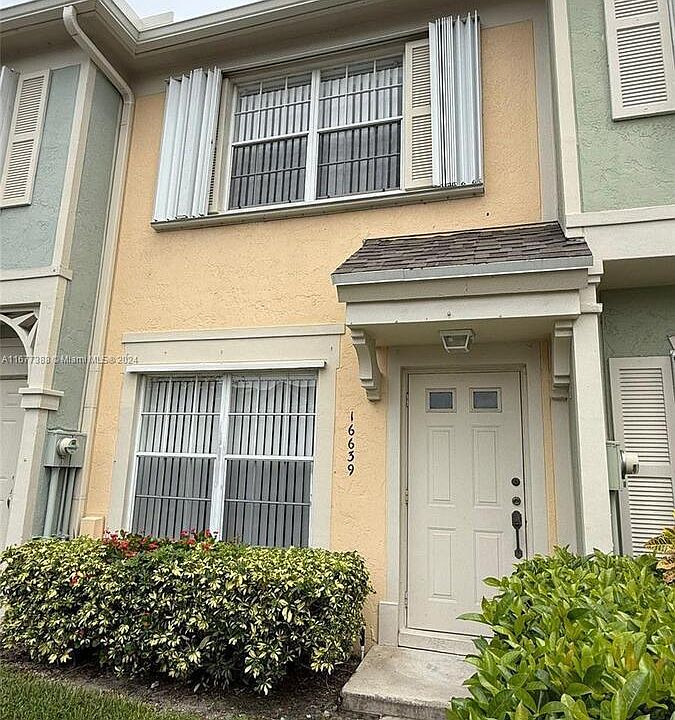1st image of 16639 Hemingway Dr #16639