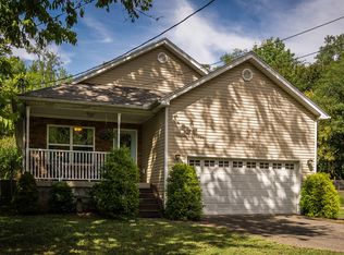 12511 Hiawatha Ave, Louisville, KY 40223