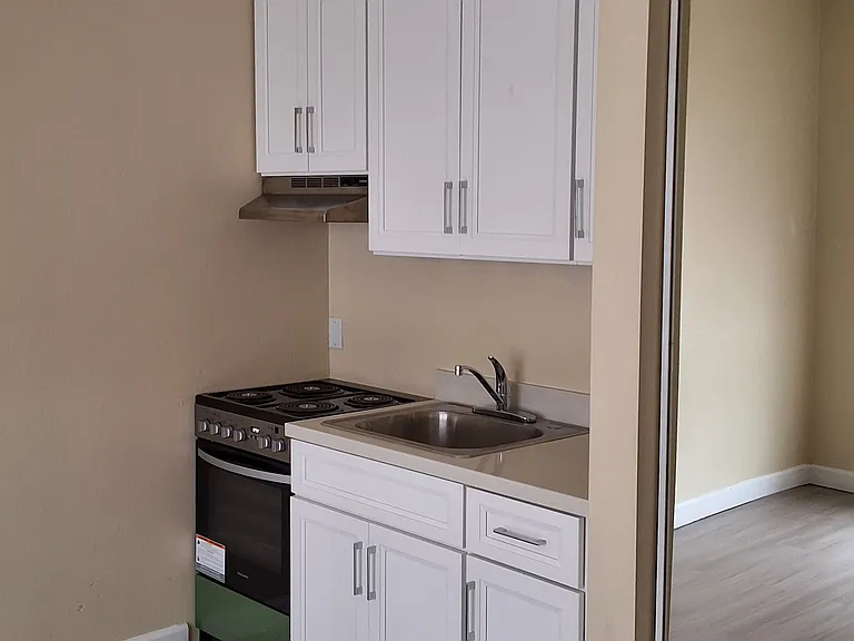 2070 University Avenue — Photo 30