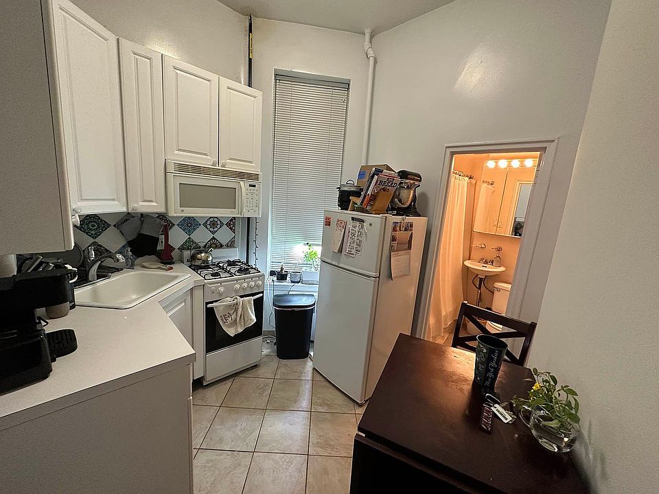 1st image of 440 E 77th St APT 1B