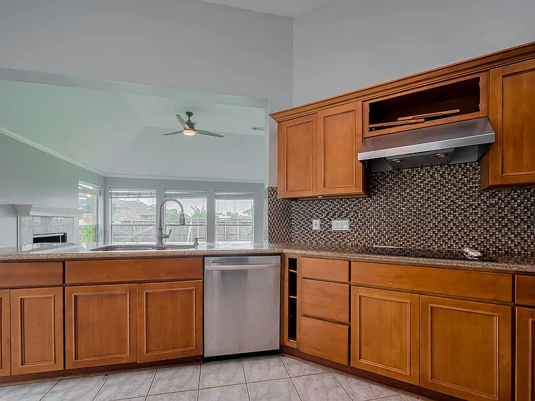 311 N Esplanade Ln — Photo 24