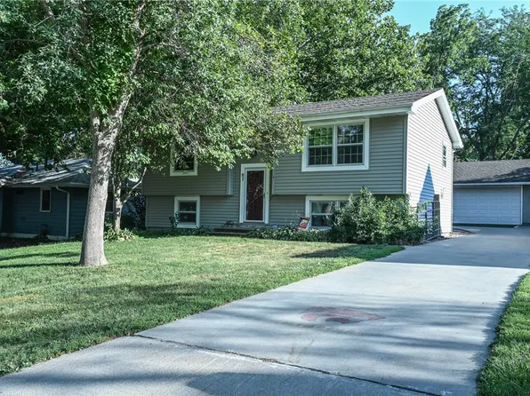87 Elm St, Carlisle, IA 50047