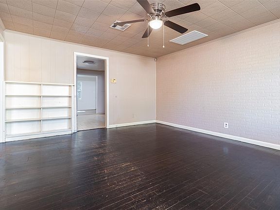 5th image of 4425 Harding Dr