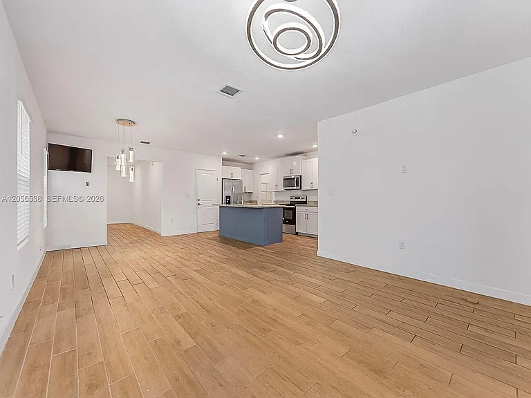 501 NE 6th Ct — Photo 19