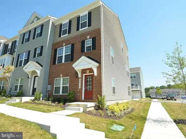 3010 Pinebrook Rd, Landover, MD 20785