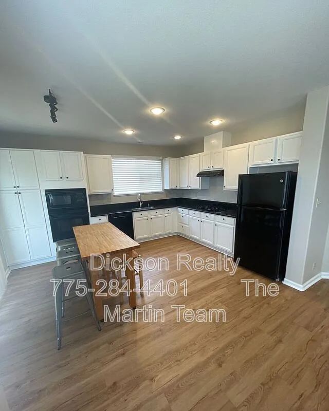 4 bed, 2.5 bath, 2080 sqft, $2,950 — Photo 3