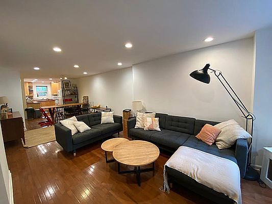 1st image of 498 6th Ave #1