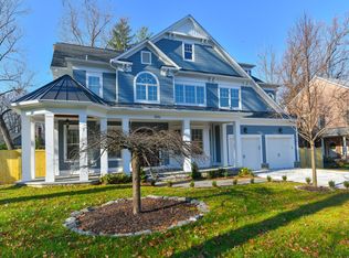 8106 Hampden Ln, Bethesda, MD 20814