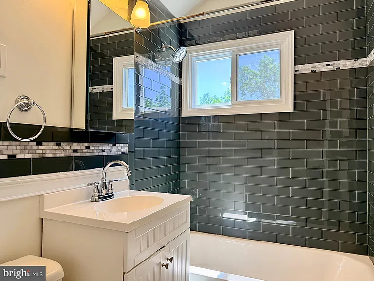 3001 S Grant St — Photo 26