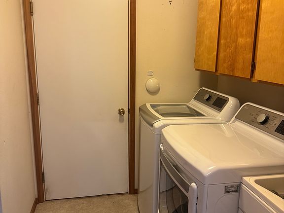 3rd image of 3916 S Greystone Ln