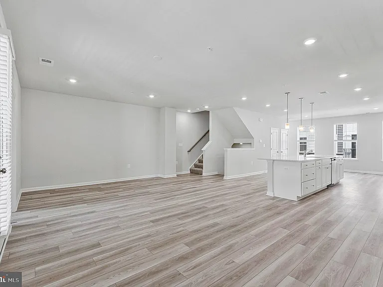 9670 Swallowtail Ln — Photo 27