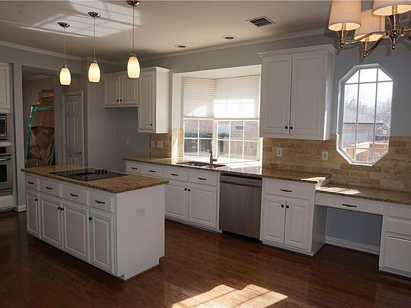 5th image of 202 Sheffield Ct