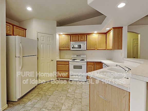 2nd image of 1904 W Havenwood Ave