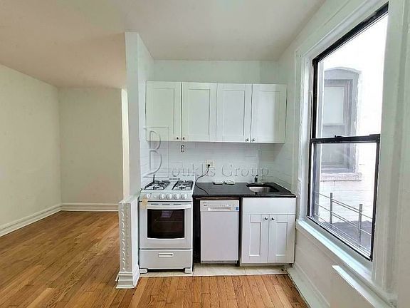 3rd image of 25-27 Steinway St #2R