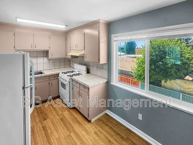 1610 Sanford Ave #3 — Photo 3
