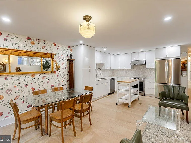 2715 13th St NW #B — Photo 4